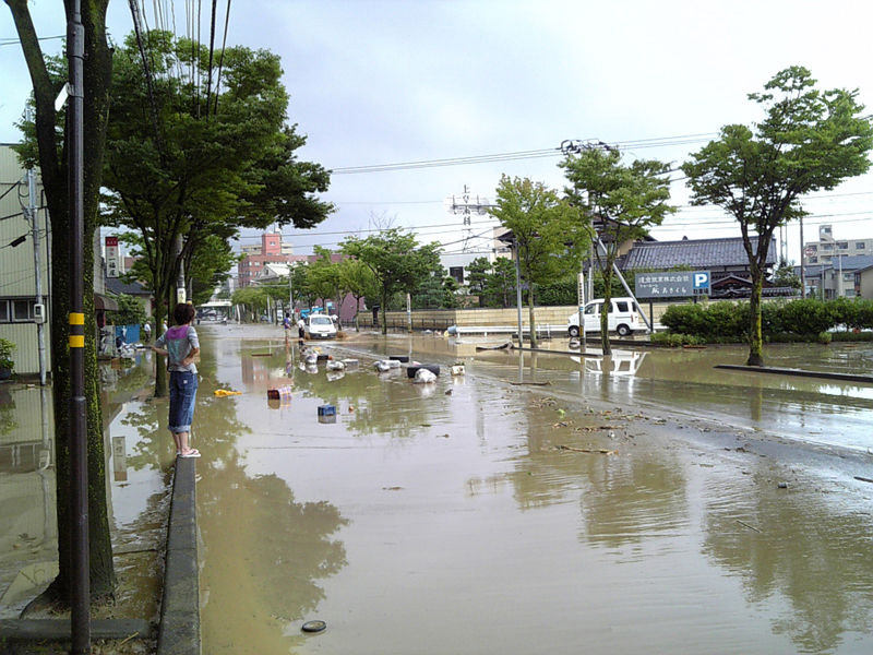 ２００８年７月２８日「浅野川の氾濫」 会社前