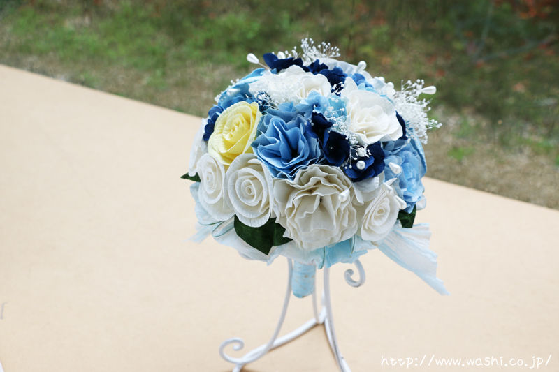 シンデレラをイメージした白とブルーの記念日和紙ブーケ－結婚1周年記念日の紙婚式オーダーメイドギフト
