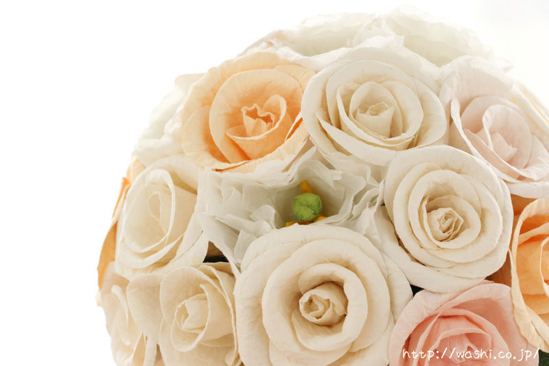 バラとトルコ桔梗の和紙ブーケ・花束（世界に一つだけの紙婚式プレゼント）アップ