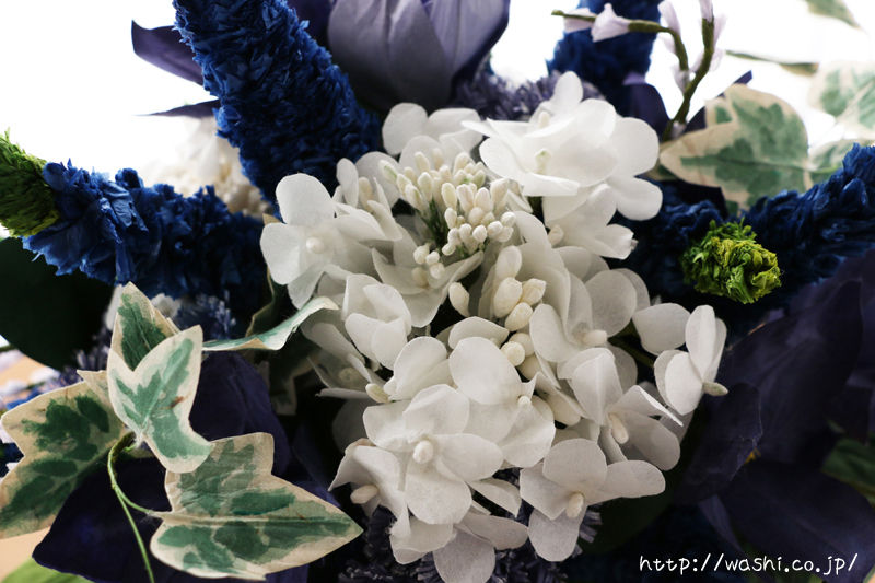 結婚記念日・紙婚式のプレゼント。ベロニカとアイビーの和紙の花束（ペーパーフラワーブーケ）アップ
