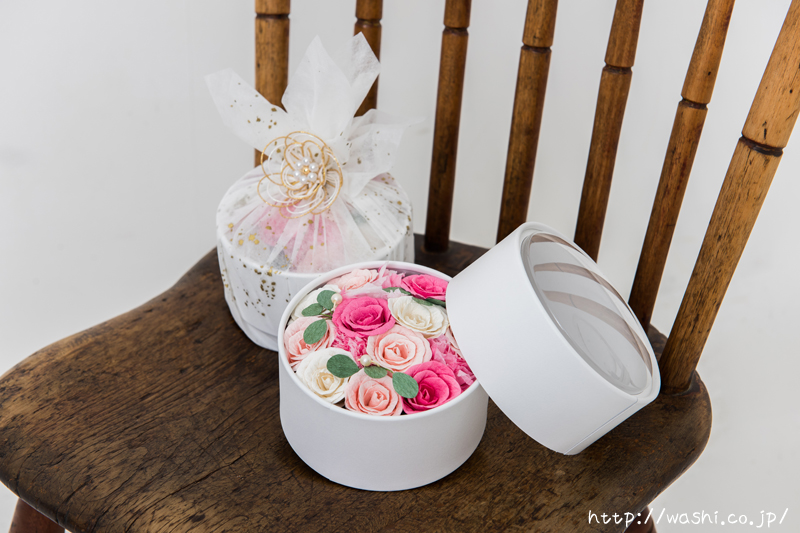 最愛の人に贈る和紙の花－ミニバラのフラワーボックス (フェミニンピンク・白箱)