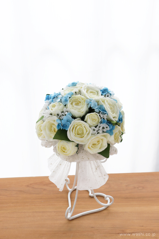 結婚1周年に再現ブーケのプレゼント「白バラと小花の和紙の花束・アニバーサリーブーケ」