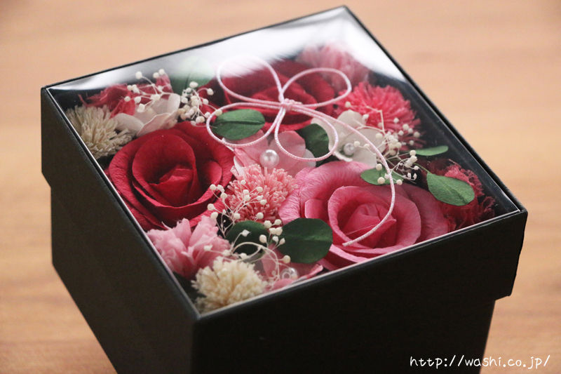 結婚1周年（紙婚式）プレゼントにオススメの和紙の花フラワーボックス(赤系の透明上蓋)