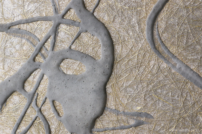 和紙ミニアートパネル「石景（せっけい）」のテクスチャー。いぶし金の麻和紙と、珪藻土による立体的な加飾の対比。