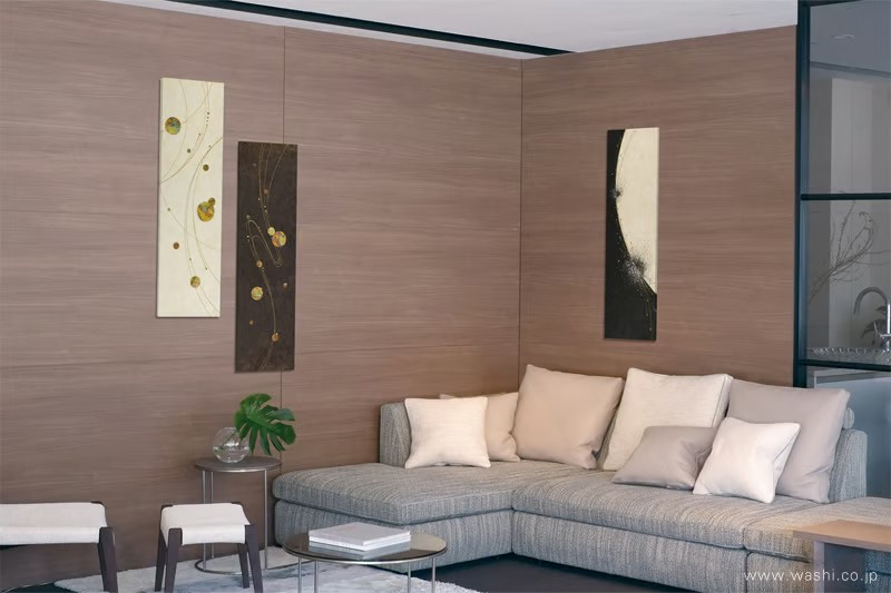 和モダンのリビングに飾られたセミオーダー和紙アートパネルの設置例。左に2枚組、右に長方形タイプをレイアウト。